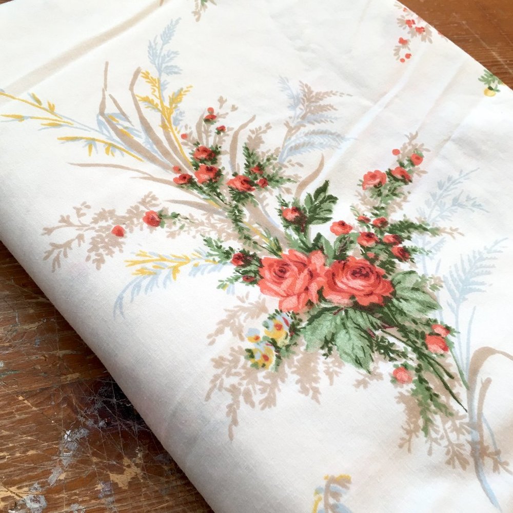 Vintage Floral Flat Bed Sheet, Size Full, 70s, Retro Fabric